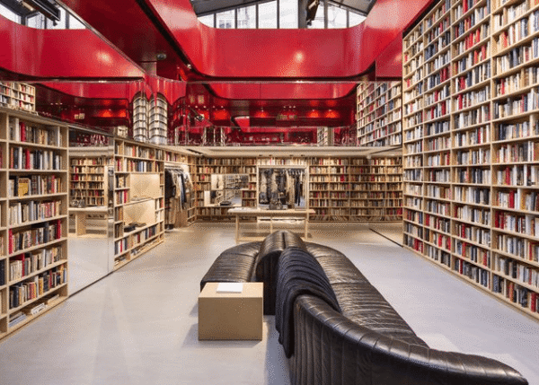 L-instant-mode-les-rayons-de-bibliotheque-de-la-boutique-Sonia-Rykiel_7x5